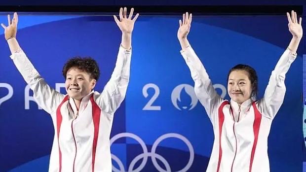 爱游戏app官方下载包含Scout重返赛场，领先优势明显首场状态出色，巴塞罗那观众沸腾！的词条