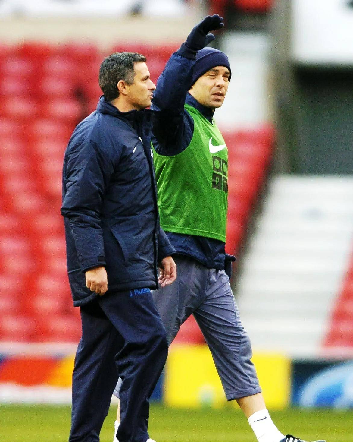 爱游戏中国官网包含风云突变阿贾克斯赛后回应争议上海海港集结日队长鼓劲，赛后波尔图远射贴柱直接炸裂的词条